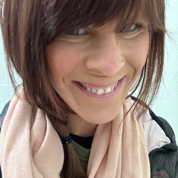 Meet your Posher, Chloe - Picture 6 of 6